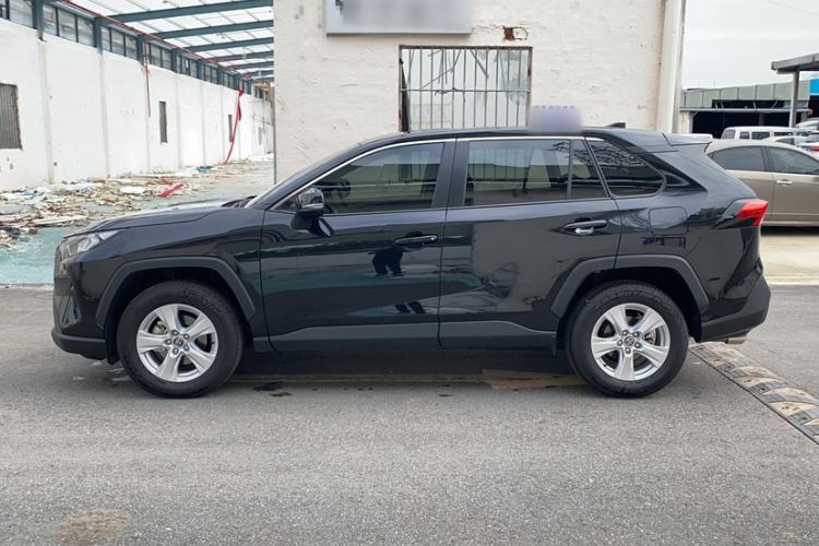 Used Toyota RAV4 2024 2.0L CVT Two-Wheel Drive Urban Edition
