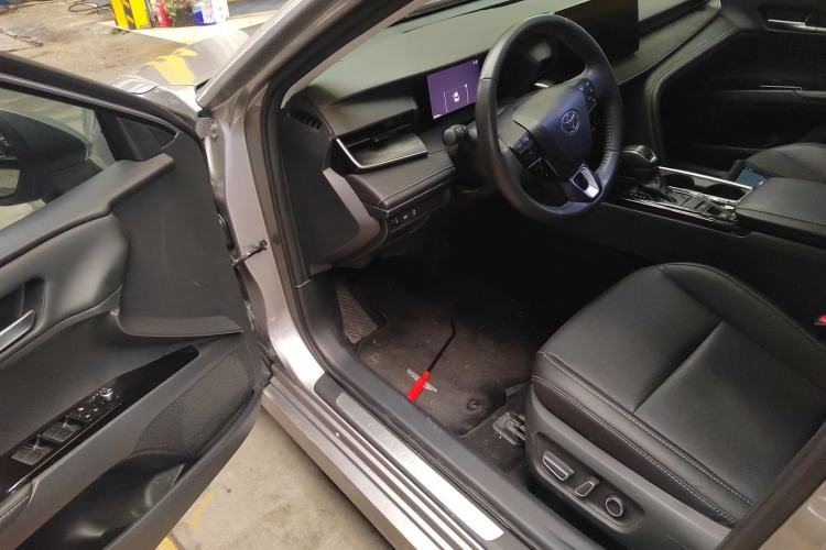 Used Toyota Camry 2024 Dual-Motor 2.0 HGVP Luxury Edition