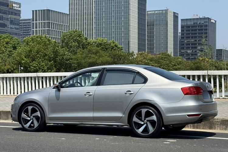 Used Volkswagen Sagitar 2014 Revised Version 1.4TSI Manual Luxury Edition
