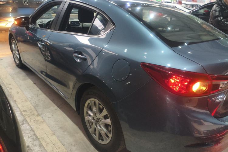 Used Mazda Mazda 3 Axela 2016 Sedan 1.5L Automatic Comfort Model
