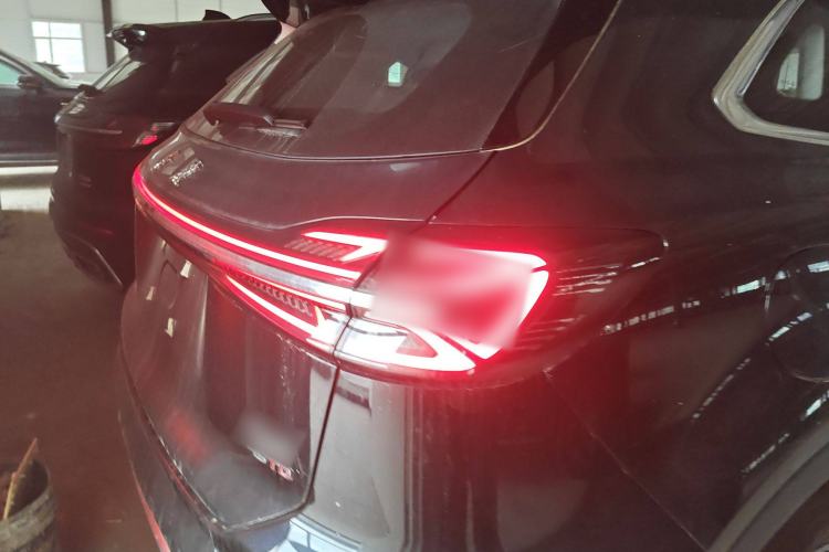 Used Hongqi HS5 2025 2.0T Two-Wheel Drive Flagship Pro Edition
