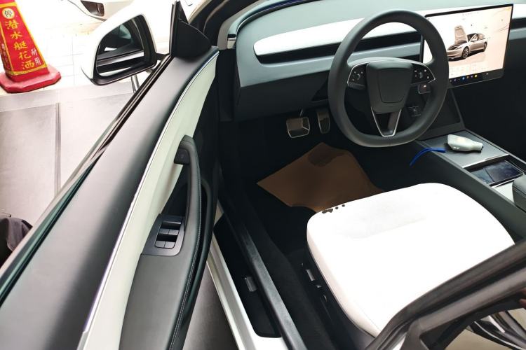 Used Tesla Model 3 2023 Long-Range All-Wheel-Drive Version
