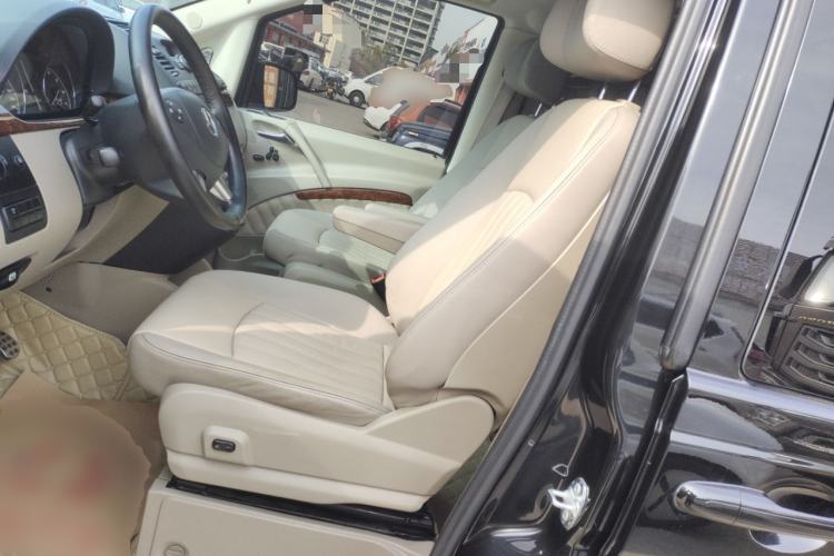 Used Mercedes-Benz Viano 2014 3.5L Premier Edition
