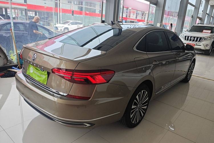 Used Volkswagen Passat 2019 330TSI Luxury Edition China VI Standard
