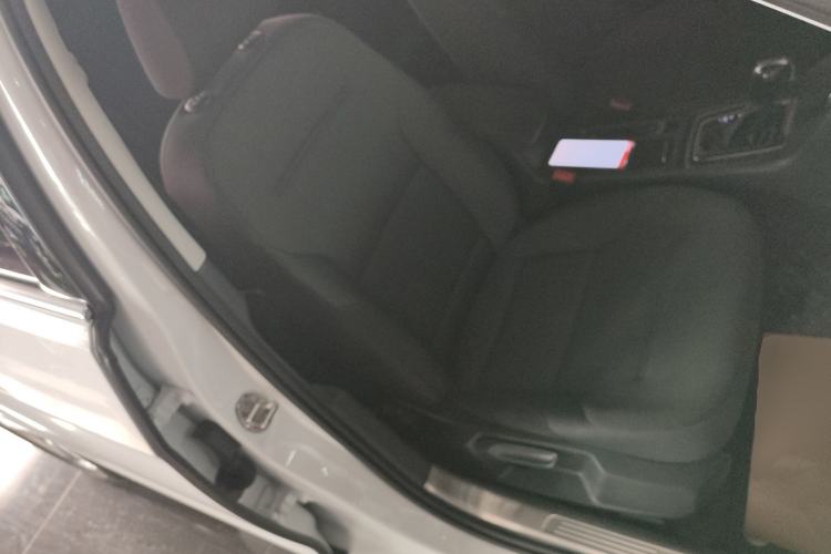 Used Volkswagen Golf 2016 230TSI Automatic Comfort Version
