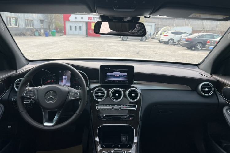 Used Mercedes-Benz GLC 2019 Facelift GLC 260 L 4MATIC Luxury Model
