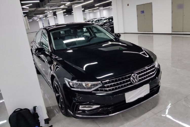 Used Volkswagen Magotan 2023 2 Million Units Limited Edition 330TSI DSG Leading Version
