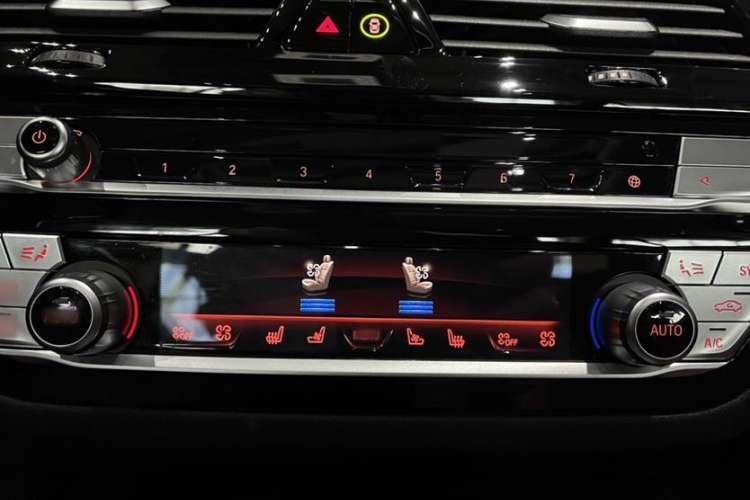 Used BMW 5 Series 2022 Second Facelift 530Li Luxury Edition Premium Package
