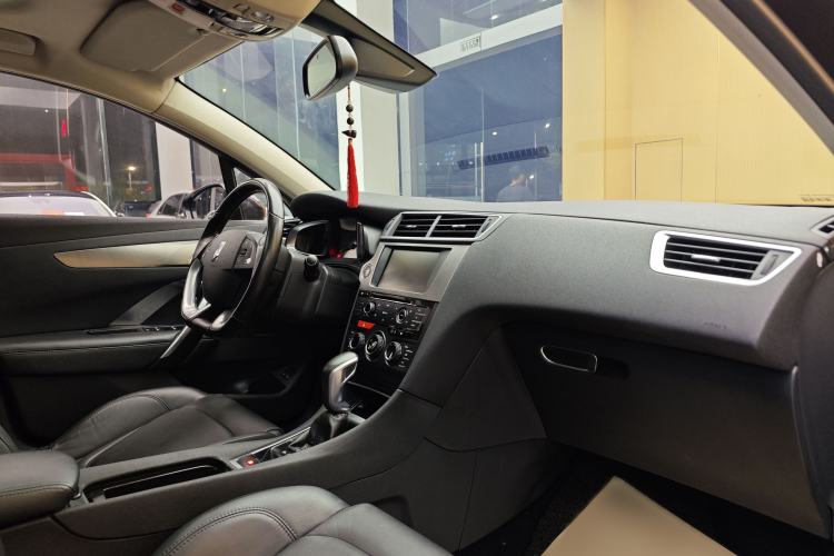 Used  5LS 2016 1.6T Luxury Edition THP160
