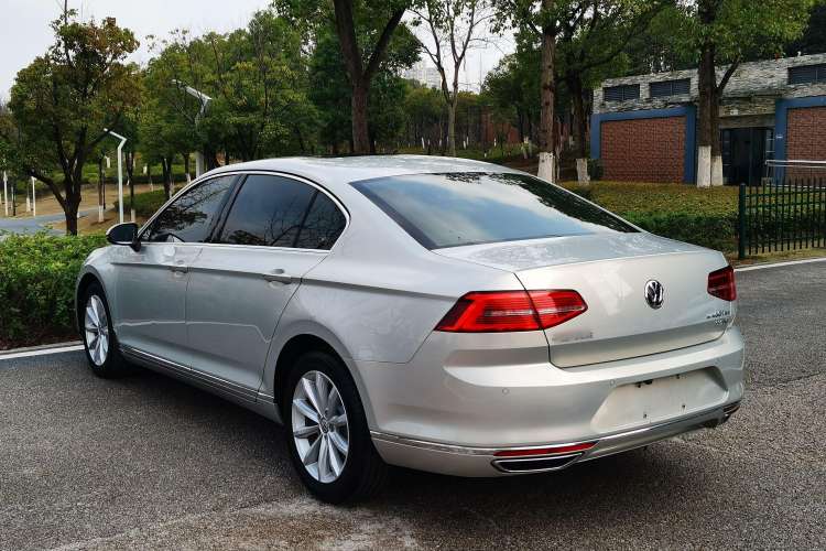 Used Volkswagen Magotan 2019 330TSI DSG Leading Edition China V Standard
