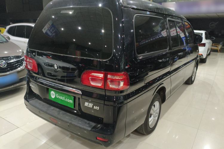 Used FORTHING Lingzhi 2023 M5L 1.6L Base Model 7 Seats
