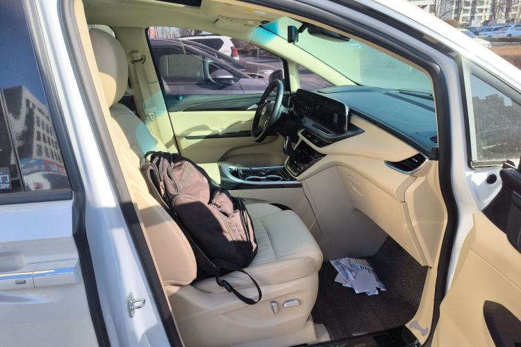 Used Buick GL8 2022 ES Land Cruiser 653T Luxury Model