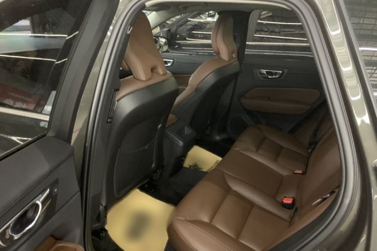 Used Volvo XC60 2019 T5 4x4 Smart Edition China VI Standard