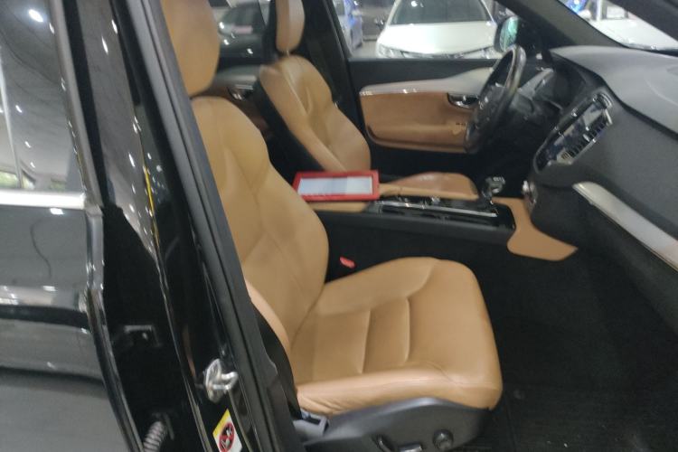 Used Volvo XC90 2018 T6 Zhiyi Edition 7-Seater
