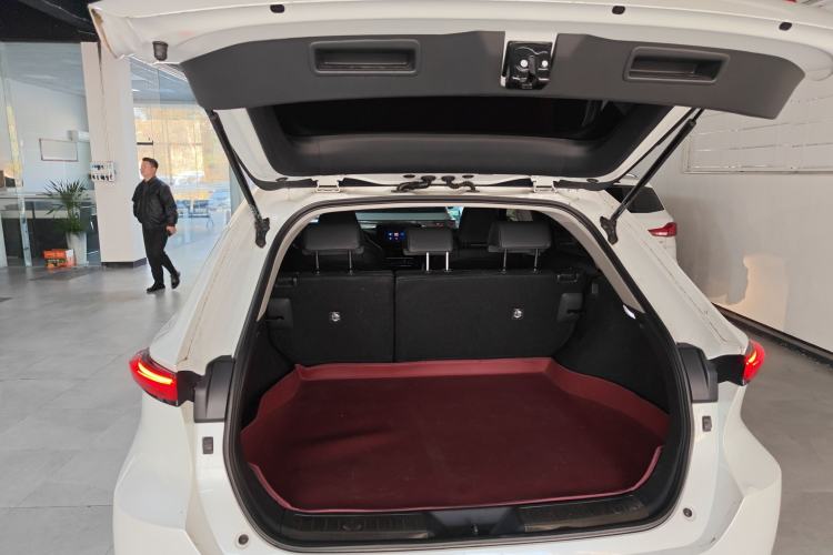 Used Toyota Venza 2022 Dual-Engine 2.5L CVT Two-Wheel Drive Luxury Edition
