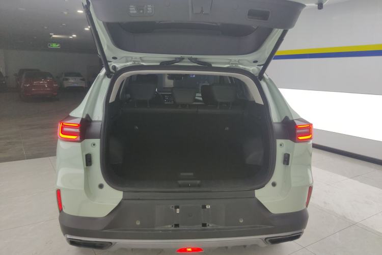 Used Dongfeng Aeolus Huge 2022 Mach Dual-Motor 1.5T MHD Dare-to-Dream Edition
