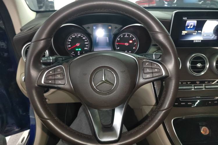 Used Mercedes-Benz GLC 2016 GLC 300 4MATIC Dynamic Model
