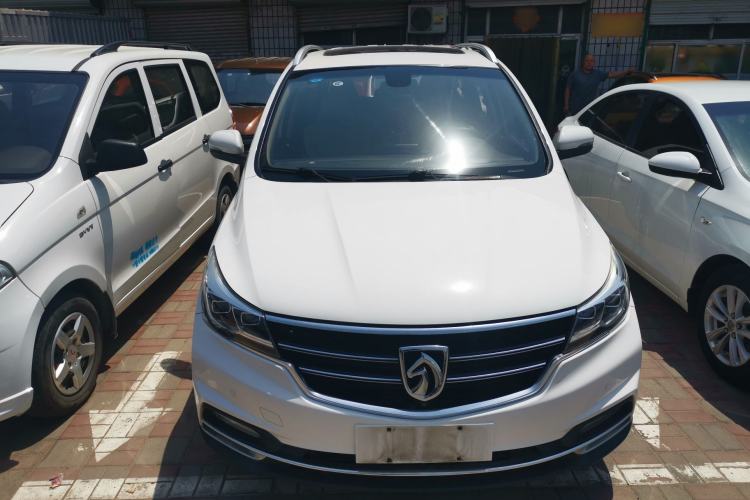 Used Baojun 730 2017 1.5T DCT Flagship Model 7 Seats China V Emission Standard
