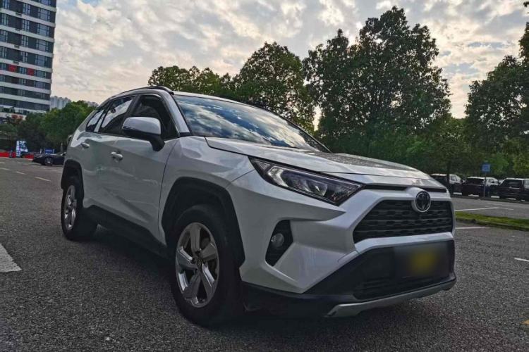 Used Toyota RAV4 2021 2.0L CVT Two-Wheel Drive Fashion PLUS Edition
