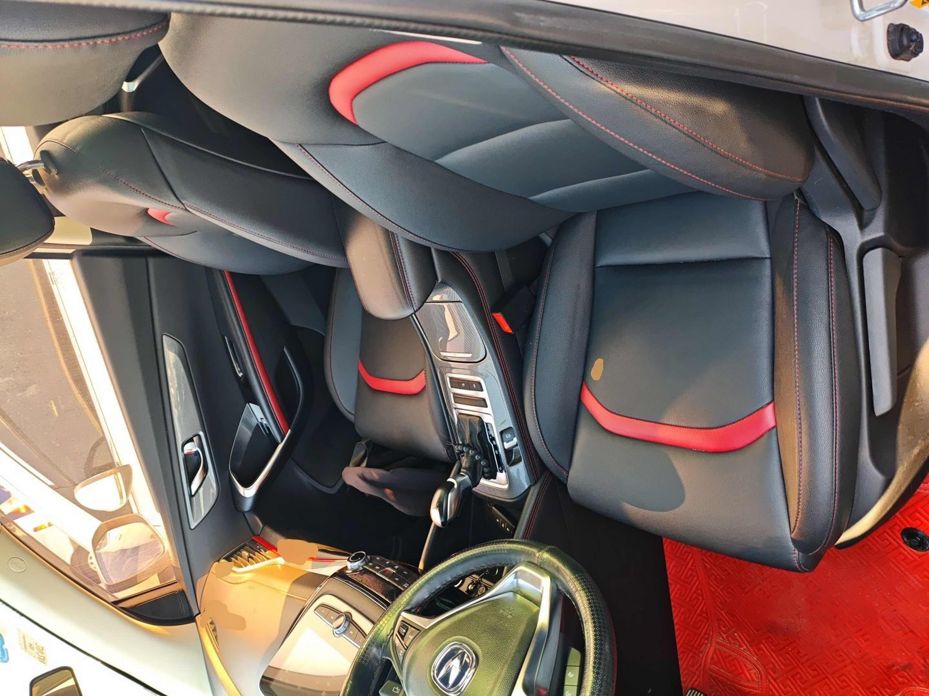 Переднее сиденье в автомобиле