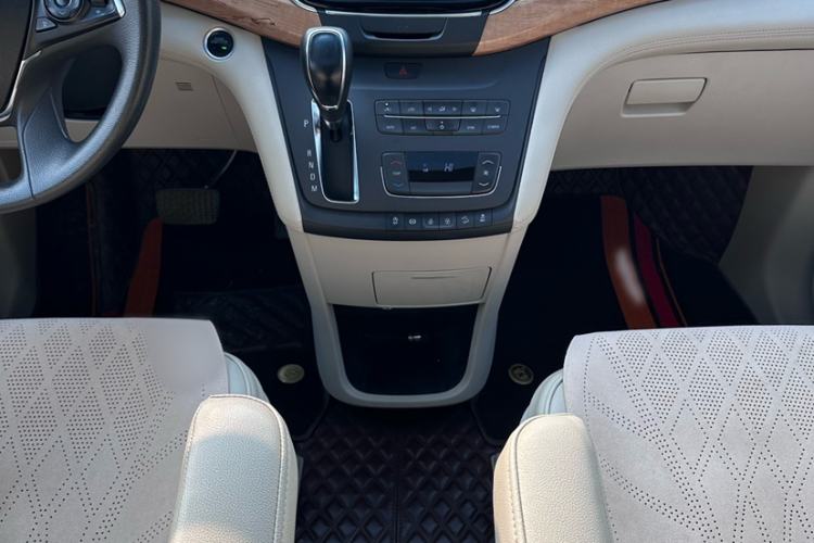 Used Buick GL8 2018 ES 28T Comfort Model China VI Standard