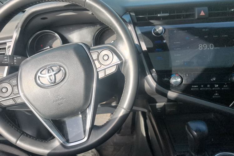 Used Toyota Camry 2019 Revised Version 2.0G Luxury Edition
