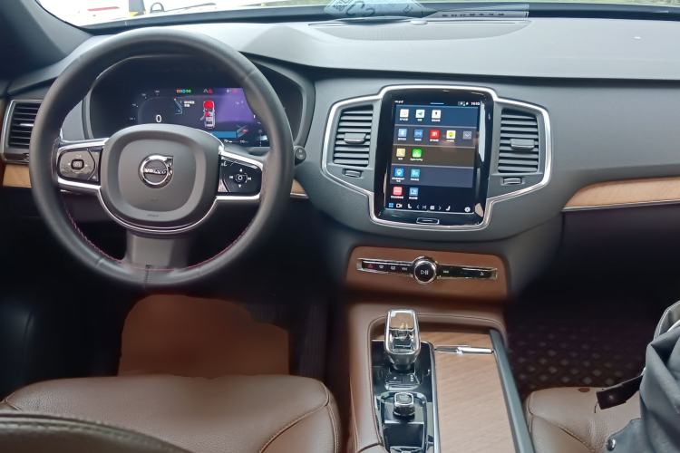 Used Volvo XC90 2023 B5 SmartDrive Luxury Edition 5 Seats
