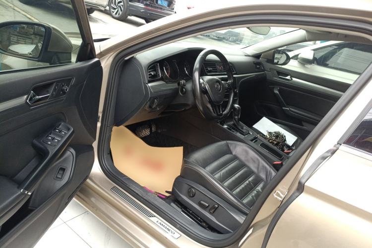 Used Volkswagen Lamando 2015 280TSI DSG Luxury Edition
