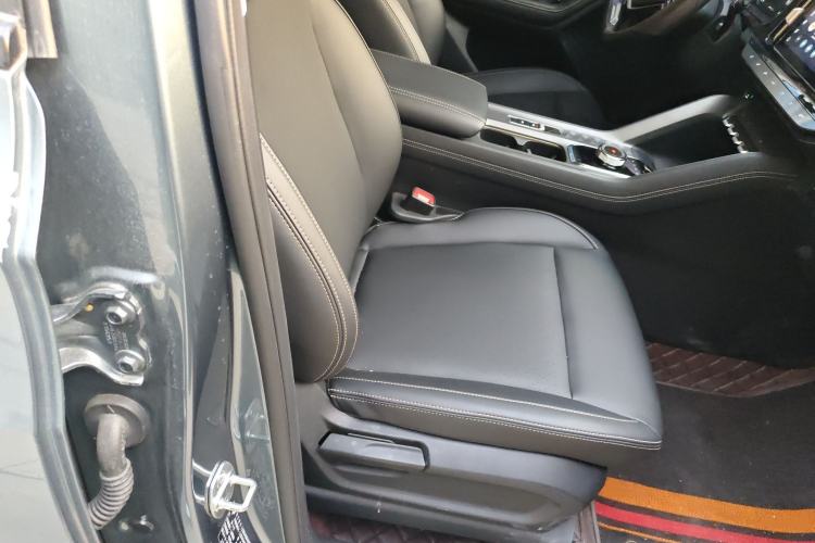 Used Wuling Xingyun 2023 2.0L DHT Flagship Edition
