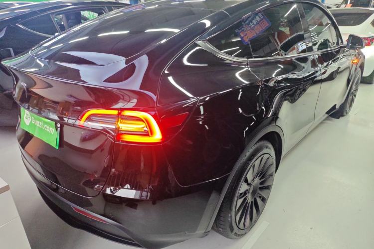 Used Tesla Model Y 2023 Rear-Wheel-Drive Version
