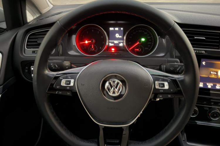 Used Volkswagen Golf 2020 200TSI DSG Comfortable and Ambitious Edition