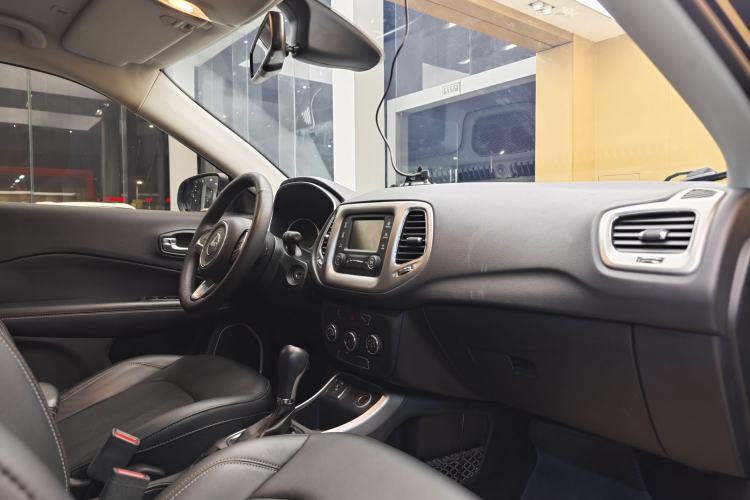 Used  Compass 2017 200T Automatic Comfort Edition
