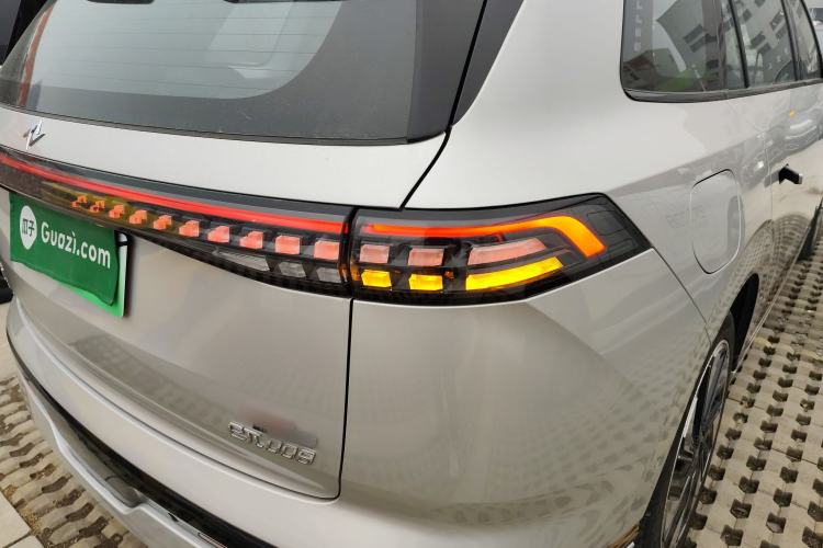 Used  eπ008 2024 210Max Range-Extended Version 6 Seats