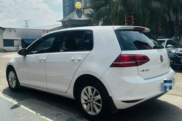 Used Volkswagen Golf 2016 1.6L Automatic Fashion Model
