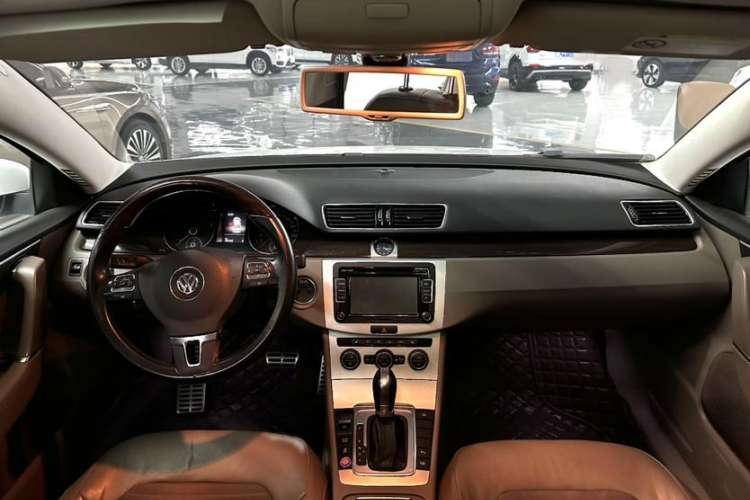 Used Volkswagen Magotan 2015 1.8TSI Prestige Model
