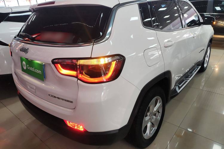 Used  Compass 2020 220T Automatic Leading Edition
