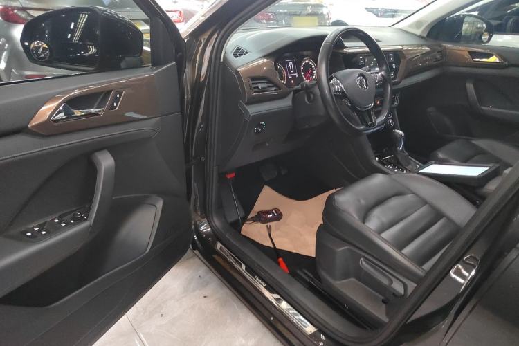 Used Volkswagen Tharu 2020 280TSI Two-Wheel Drive Comfort Edition China VI Standard
