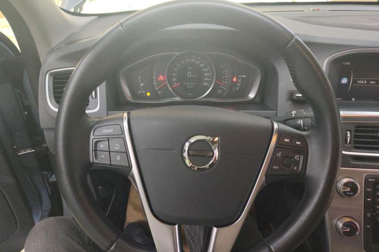 Used Volvo S60 2018 S60L T3 Smart Progress Edition
