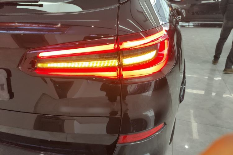 Used BMW X5 2022 xDrive 40Li Luxury Edition M Sport Package
