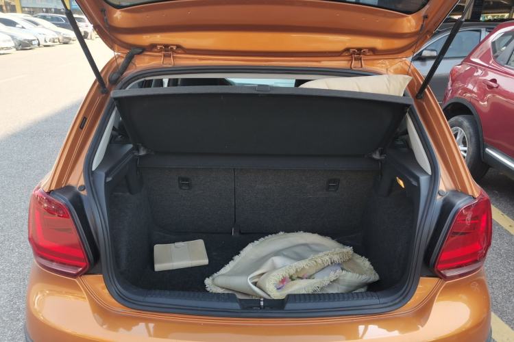 Used Volkswagen Polo 2014 1.6L Cross Polo Automatic
