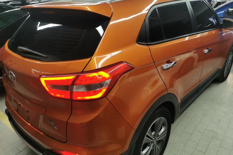 Used Hyundai ix25 2015 1.6L Automatic Two-Wheel-Drive Deluxe DLX Model
