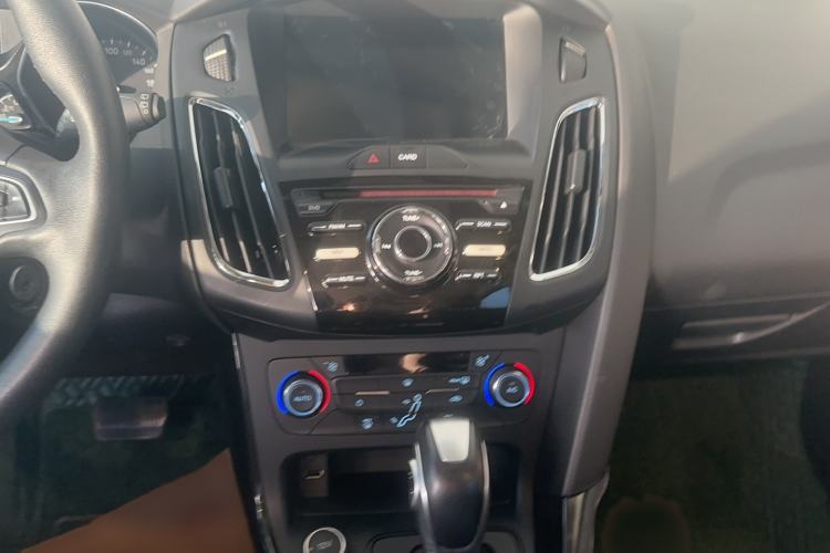 Used Ford Focus 2017 Hatchback 1.6L Automatic Fashion Edition Smart Drive Version
