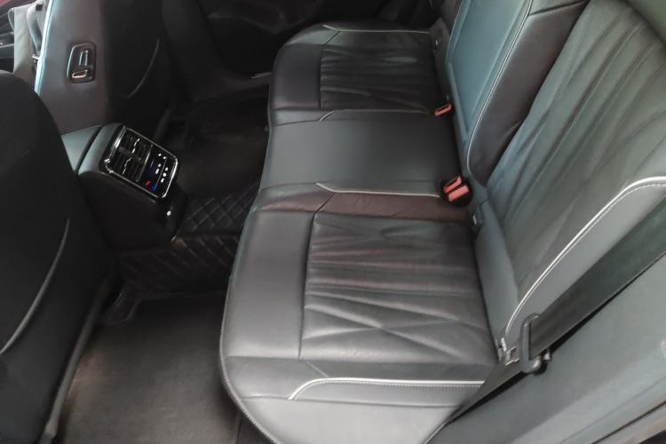 Used Volkswagen Passat 2023 330TSI Starry Luxury Edition
