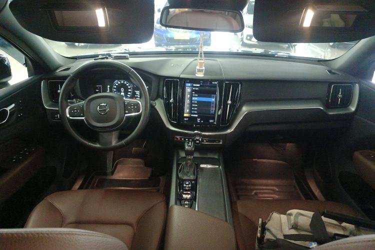 Used Volvo XC60 2021 T5 4x4 Smart Luxury Edition
