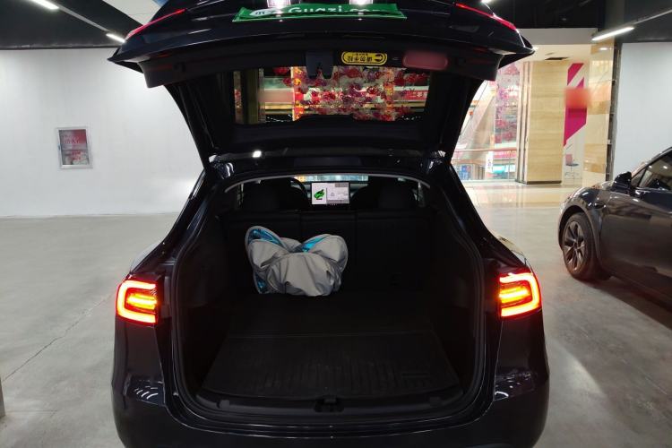 Used Tesla Model Y 2024 Long-Range All-Wheel-Drive Version
