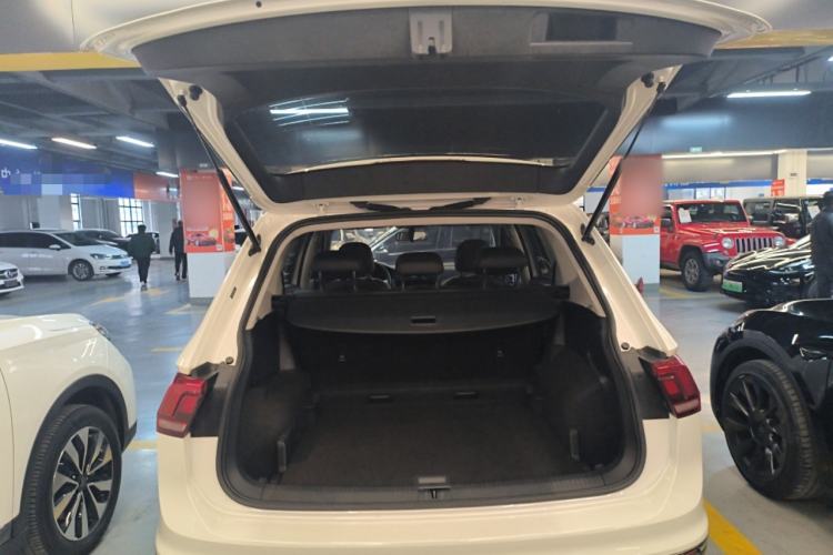 Used Volkswagen Tiguan L 2021 330TSI Automatic Two-Wheel Drive Smart Edition
