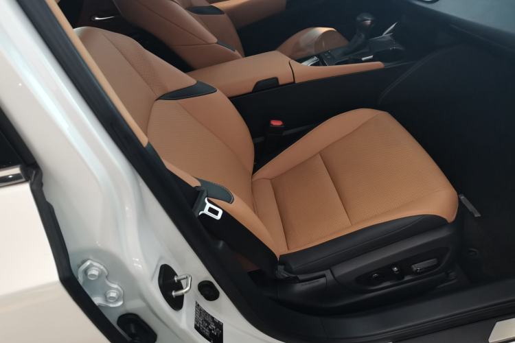 Used Lexus ES 2023 200 Excellence Edition
