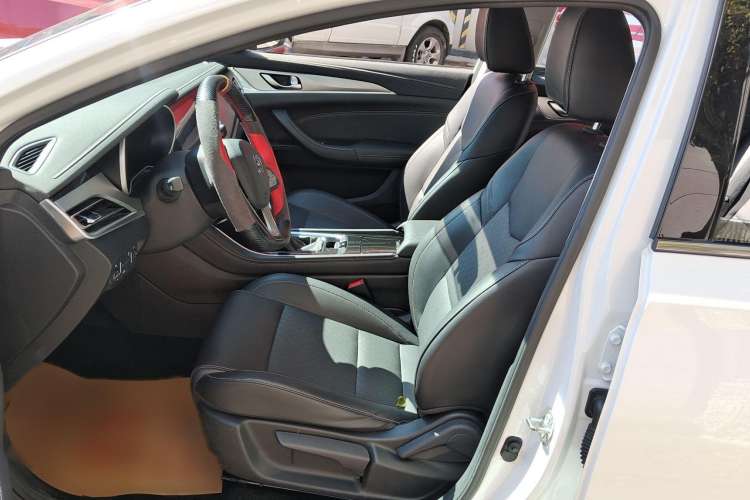 Used Changan Eado 2019 High-Energy Edition 1.6L GDI Manual Pioneer Model China VI Standard
