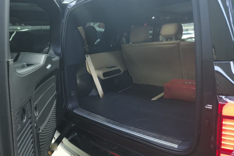 Used  Leopard 8 2025 Smart & Brave Flagship Edition 7 Seats
