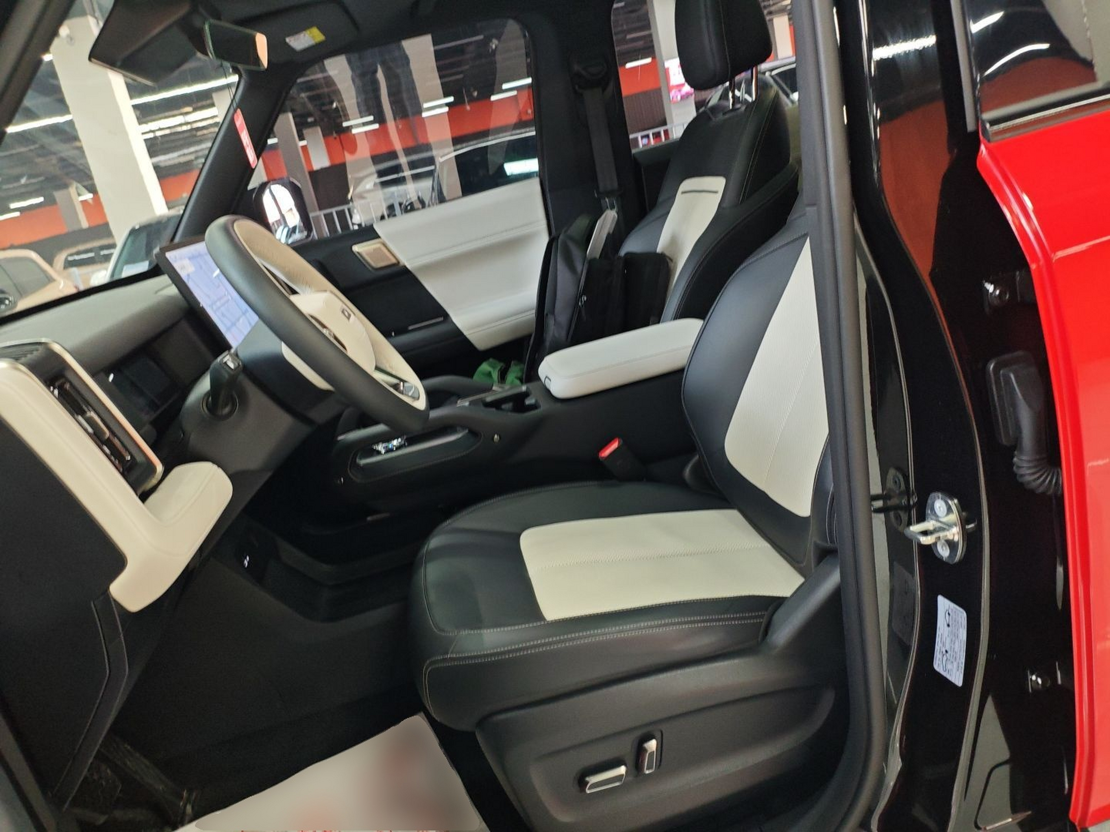 المقاعد الأمامية داخل السيارة